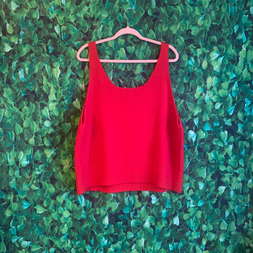 Curvy Size - NWT V-neck Teddy Fur Red Tank Top - Picture 2 of 3